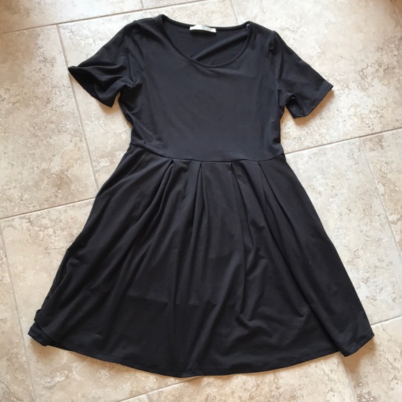 SALE Today only๐Black pleated dress with pockets - Picture 2 of 5